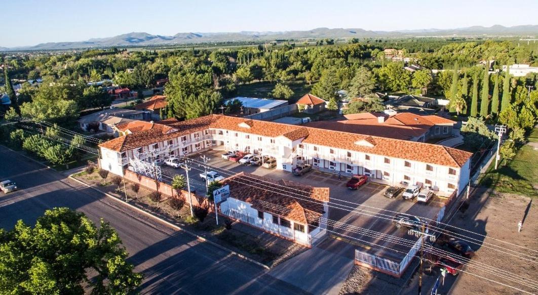 Hotel Dublan Inn Nuevo Casas Grandes エクステリア 写真