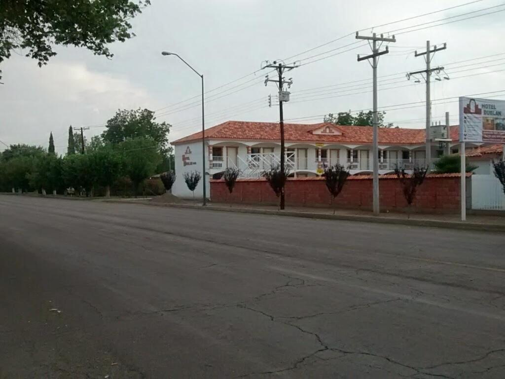 Hotel Dublan Inn Nuevo Casas Grandes エクステリア 写真